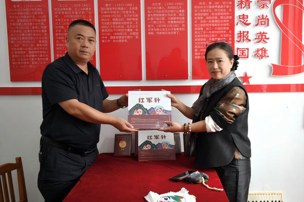 美育润童心 实践砺青春  ——美术学院开展“红苗计划”红色美育实践进校园活动